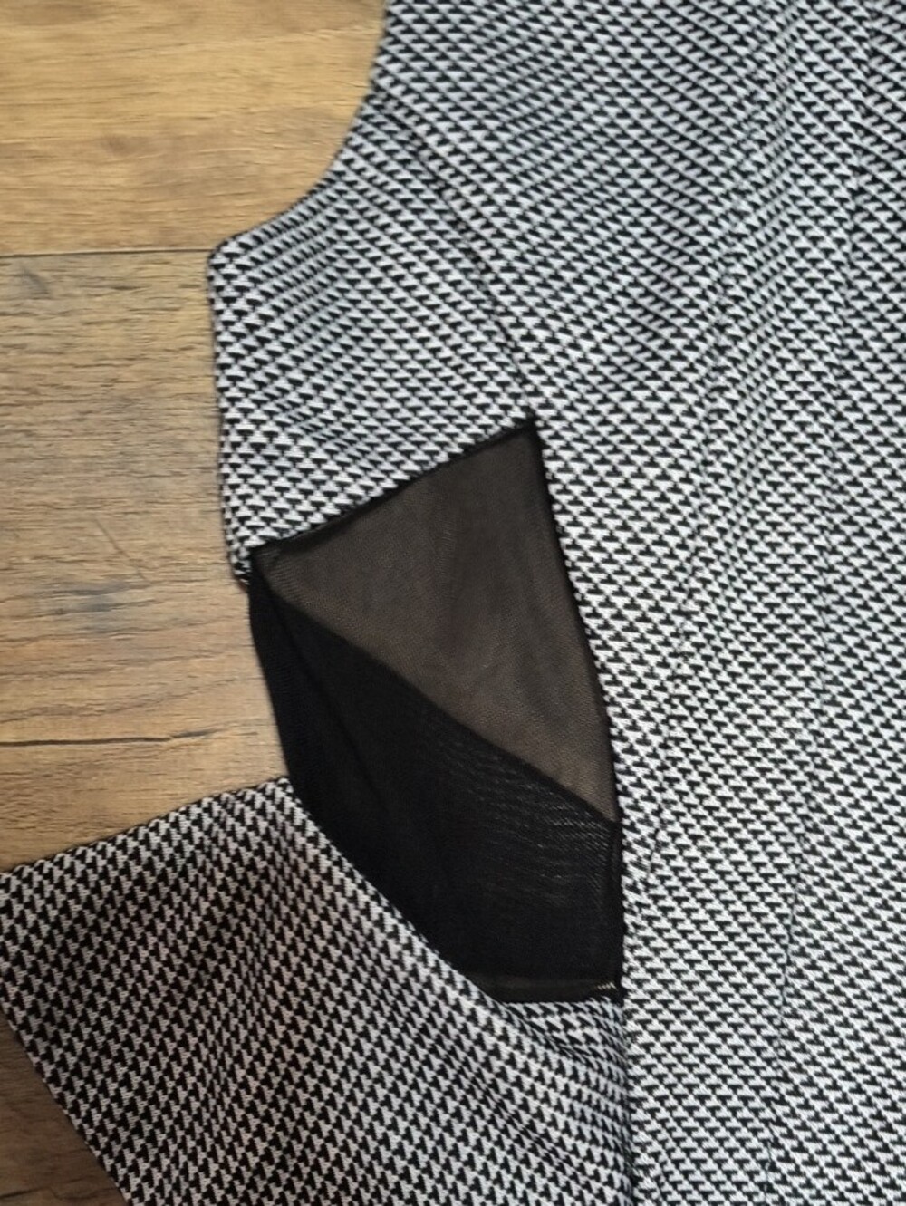 Karlie Black & White Textured Peplum Midi Dress - Picture 3 of 4